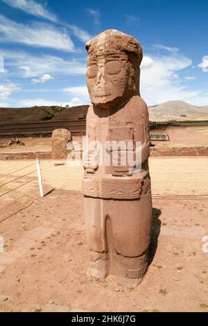 Steinfigur in Tiwanaku (Tiahuanaco), präkolumbianische archäologische Stätte, Bolivien Stockfoto