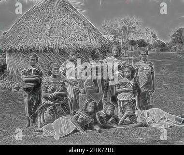 Inspiriert von Tongan Girls, Nukualofa [Nuku'alofa], Burton Brothers Studio, Fotostudio, 29. Juli 1884, Neuseeland, Schwarz-Weiß-Fotografie, Gruppe junger Tonganer vor einem Fale. Drei liegen seitlich auf dem Boden vor zwei knienden und fünf hinter stehenden. Eine Lichtung zu den, von Artotop neu erfunden. Klassische Kunst neu erfunden mit einem modernen Twist. Design von warmen fröhlichen Leuchten der Helligkeit und Lichtstrahl Strahlkraft. Fotografie inspiriert von Surrealismus und Futurismus, umarmt dynamische Energie der modernen Technologie, Bewegung, Geschwindigkeit und Kultur zu revolutionieren Stockfoto