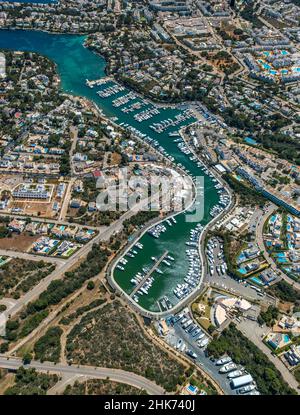 Luftaufnahme, Lokalansicht Cala d'Or mit Yachthafen, Felanitx, Balearen, Mallorca, Balearen, Spanien, Santanyí, Europa, es, Reisen, Tourismus, De Stockfoto