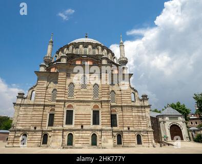 Laleli Moschee auch eine Tulip Moschee bekannt. Außenaufnahme der Laleli Moschee, einer osmanischen kaiserlichen Moschee aus dem 18. Jahrhundert in Laleli, Fatih, Istanbul, TU Stockfoto