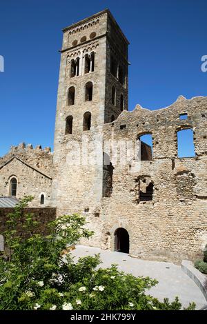 Glockenturm des Klosters Sant Pere de Rodes, Costa Brava, Katalonien, Spanien Stockfoto