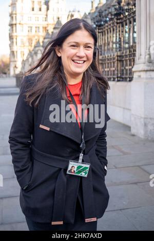 Lisa Nandy, Abgeordnete der Labour-Partei, Schattenministerin für die Aufheitung, Wohnungsbau und Gemeinschaften, bei ihrer Ankunft im Houses of Parliament, Westminster, London Stockfoto