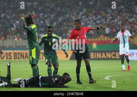 KAMERUN, Yaounde, 02. Februar 2022 - verletzte Torhüterin Herve Koffi aus Burkina Faso während des Afrika-Cup der Nationen spielt im Stade Ahmadou Ahidjo, Yaounde, Kamerun, 02/02/2022/ Foto von SF Stockfoto