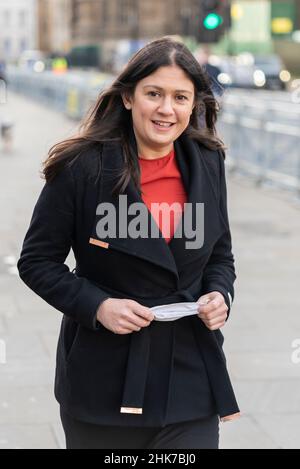 Lisa Nandy, Abgeordnete der Labour-Partei, Schattenministerin für die Aufheitung, Wohnungsbau und Gemeinschaften, bei ihrer Ankunft im Houses of Parliament, Westminster, London Stockfoto