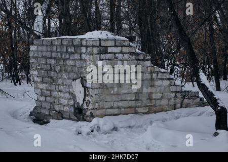 Teilweise Mauer zerstört Backsteingebäude Stockfoto