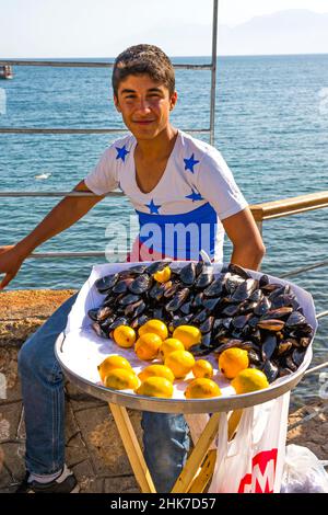 Shell-Verkäufer, Antalya, Perle der türkischen Riviera, Antalya, Türkei Stockfoto