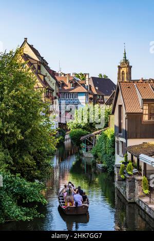 Bootsfahrt auf der Lauch in Little Venice, La Petite Venise, Bezirk Krutenau, Altstadt, Colmar, Elsass, Frankreich Stockfoto