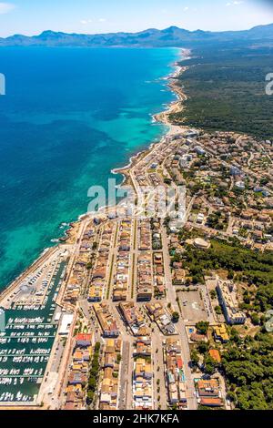 Luftaufnahme, Bucht von Alcúdia, Küste mit Hotels und Apartmentgebäuden, Marina Port Esportu de Can Picafort, Can Picafort, Mallorca, Balearen Isla Stockfoto