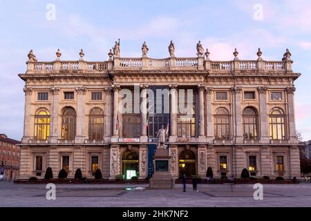 Palazzo Madama, ein Palast in Turin, Norditalien. Es war der erste Senat des Königreichs Italien, benannt nach zwei Königinnen des Savoyen-Hauses. Stockfoto