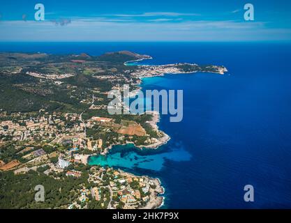 Luftbild, Playa n'Aladern Strand in der Bucht von Font de Sa Cala, Hotel ALUA Soul Carolina, Capdepera, Europa, Mallorca, Balearen, Spanien, Bale Stockfoto