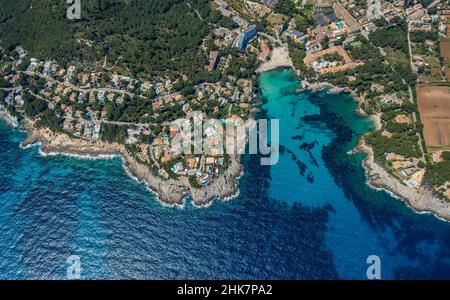 Luftbild, Playa n'Aladern Strand in der Bucht von Font de Sa Cala, Hotel ALUA Soul Carolina, Capdepera, Europa, Mallorca, Balearen, Spanien, Bale Stockfoto