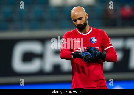 GENT, BELGIEN - 2. FEBRUAR: Sinan Bolat beim Croky Cup Halbfinale 1st Leg Match zwischen KAA Gent und Club Brugge in der Ghelamco Arena am 2. Februar 2022 in Gent, Belgien (Foto: Jeroen Meuwsen/Orange Picches) Stockfoto