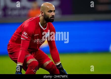 GENT, BELGIEN - 2. FEBRUAR: Sinan Bolat von KAA Gent während des Croky Cup Halbfinales 1st Leg Match zwischen KAA Gent und Club Brugge in der Ghelamco Arena am 2. Februar 2022 in Gent, Belgien (Foto von Jeroen Meuwsen/Orange Picches) Stockfoto