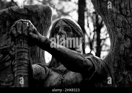 Statue des Todesengels auf dem Friedhof von Lakeview in Cleveland Stockfoto