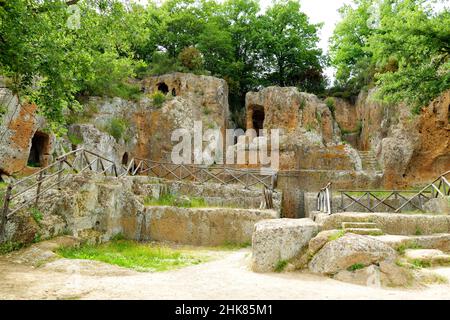 Überreste des Grabes von Ildebranda in der etruskischen Nekropole von Sovana. Citta del Tufo archäologischer Park. Sorano, Sovana, Tuff Stadt in der Toskana, Ital Stockfoto