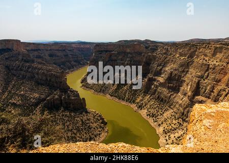 Der Bighorn River fließt durch den Devil Canyon im Bighorn National Recreation Area, Wyoming Stockfoto