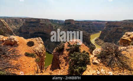 Der Bighorn River fließt durch den Devil Canyon im Bighorn National Recreation Area, Wyoming Stockfoto