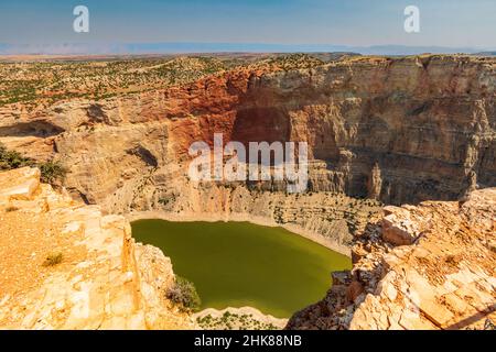 Der Bighorn River fließt durch den Devil Canyon im Bighorn National Recreation Area, Wyoming Stockfoto