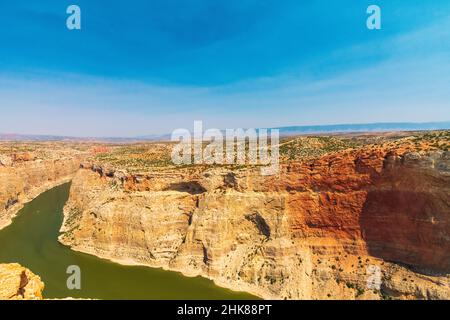 Der Bighorn River fließt durch den Devil Canyon im Bighorn National Recreation Area, Wyoming Stockfoto