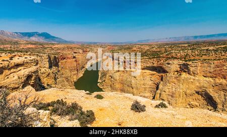 Der Bighorn River fließt durch den Devil Canyon im Bighorn National Recreation Area, Wyoming Stockfoto