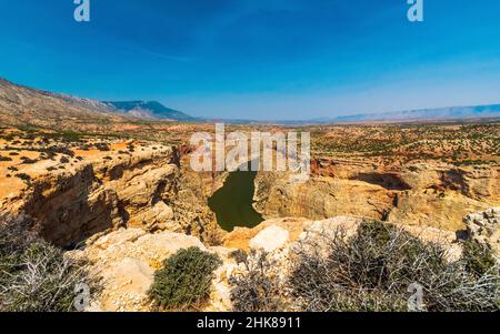 Der Bighorn River fließt durch den Devil Canyon im Bighorn National Recreation Area, Wyoming Stockfoto