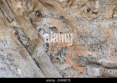 Auswandererunterschriften entlang des historischen California Trail im City of Rocks National Reserve, Idaho Stockfoto