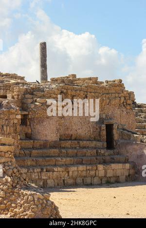 Ruinen der alten römischen Stadt Caesarea Maritima im israelischen Caesarea Nationalpark. Stockfoto