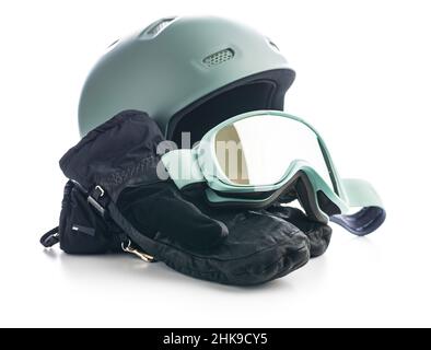 Ski- oder Snowboardhelm mit Brille isoliert auf weißem Hintergrund. Stockfoto