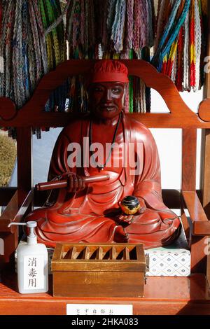 Iida, nagano, japan, 2022/03/02 , Statue von Binzuru (Pindola Bharadvaja) im Motozenjoji-Tempel. Binzuru ist ein Arhat im Buddhismus. Laut dem earl Stockfoto