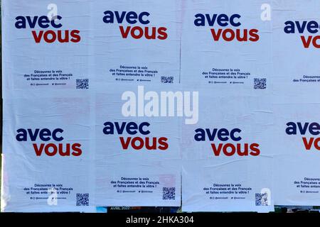 Plakatkampagne für die französischen Präsidentschaftswahlen in Montpellier. Mit Ihnen die Republik auf dem Marsch. Feiern Sie jetzt an der Macht. Stockfoto