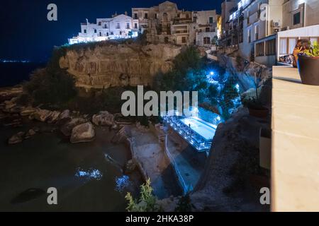 Über reife Straße, Nachtansicht, Vieste, Apulien, Italien, Europa Stockfoto