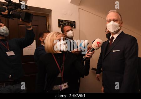 Prag, Tschechische Republik. 03rd. Februar 2022. Der Sicherheitsausschuss des Unterhauses des tschechischen parlaments debattierte heute Morgen über den Vorschlag, Michal Koudelka (im Bild) zum Chef des zivilen Geheimdienstes BIZ umzubenennen. Die Regierung wird ihn voraussichtlich auf ihrer nächsten Sitzung ernennen, sagte Ministerpräsident Petr Fiala (Bürgerdemokraten (ODS) in Prag, Tschechische Republik, am 3. Februar 2022. Kredit: Katerina Sulova/CTK Foto/Alamy Live Nachrichten Stockfoto