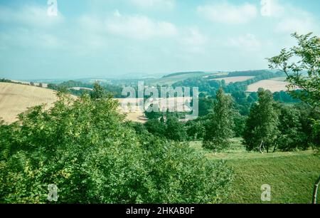 HOD Hill - Eisenzeit dann römische Festung im Blackmore-Wale, Dorset, England. Die Festung wurde in der späten Eisenzeit von den Durotrigen bewohnt und dann von den Römern erobert. Blick aus Richtung Süden. Archivscan von einem Dia. November 1973. Stockfoto