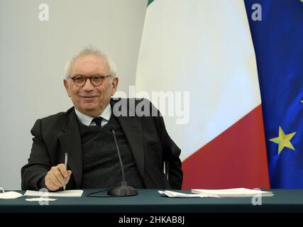 Italien, Rom, 2. Februar 2022 : Patrizio Bianchi, italienischer Bildungsminister, auf der Pressekonferenz nach dem Ministerrat über Maßnahmen gegen die Covid-Krankheit Foto © Fabio Cimaglia/Sintesi/Alamy Live News Stockfoto