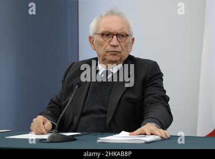 Italien, Rom, 2. Februar 2022 : Patrizio Bianchi, italienischer Bildungsminister, auf der Pressekonferenz nach dem Ministerrat über Maßnahmen gegen die Covid-Krankheit Foto © Fabio Cimaglia/Sintesi/Alamy Live News Stockfoto