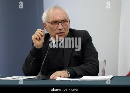 Italien, Rom, 2. Februar 2022 : Patrizio Bianchi, italienischer Bildungsminister, auf der Pressekonferenz nach dem Ministerrat über Maßnahmen gegen die Covid-Krankheit Foto © Fabio Cimaglia/Sintesi/Alamy Live News Stockfoto