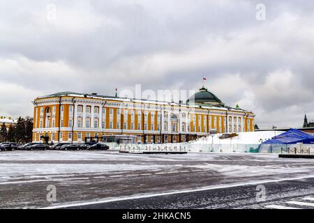 Moskau, Russland - 16 2021. Dezember: Blick auf den Senatspalast im Moskauer Kreml. Stockfoto