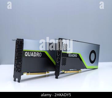 Paris, Frankreich - 28. März 2019: Hero Objekt von zwei neuen GPU Nvidia Quadro RTX 4000 RTX 5000 Grafikkarten gpu basiert auf der Turing Mikroarchitektur und verfügt über Echtzeit-Raytracing Stockfoto