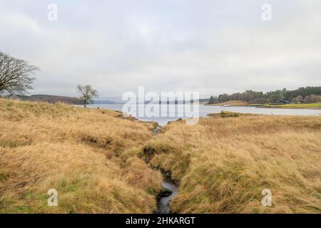 Kielder England: 13th. Januar 2022: Blick auf das Kielder Reservoir von Rushy Knowe Stockfoto