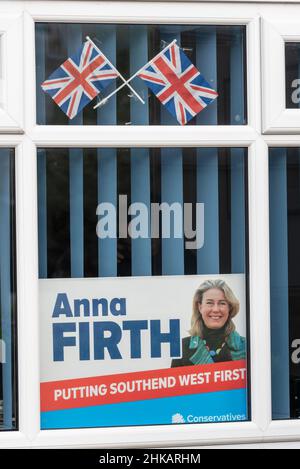 Southend on Sea, Essex, Großbritannien. 3rd. Februar 2022. Wahllokale in lokalen Kirchen und Schulen haben für die Wähler in der Nachwahl im Südwesten der USA eröffnet, um den ermordeten Abgeordneten Sir David Amess zu ersetzen. Obwohl die wichtigsten Parteien beiseite standen, um der konservativen Kandidatin Anna Firth zu erlauben, den Sitz ohne Widerstand zu übernehmen, stehen eine Reihe anderer Parteien zur Verfügung, darunter die UKIP, Freedom Alliance, English Democrats, English Constitution Party und Independents. Konservative Vereinigung Iveagh Hall Kampagnenzentrum, Leigh Road, Leigh on Sea Stockfoto