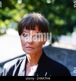 Karin Baal, deutsche Fernseh-, Film- und Bühnenschauspielerin, Deutschland um 1990. Deutsche Fernseh-, Film- und Theaterschauspielerin Karin Baal, Deutschland um 1990. Stockfoto