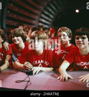 Alpha 5, Computerspielshow für Kinder, Deutschland 1981 - 1985, Szenenfoto mit einer Schulklasse als Raumfahrercrew. Stockfoto