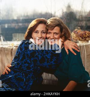 Mütter Und Töchter, Heitere Geschichten Mit prominenten Schauspielerinnen Und Ihren Töchtern, Deutschland 1985, Regie: Georg Tressler, Monia: Rosemarie Fendel ("Links"), Suzanne von Borsody Stockfoto