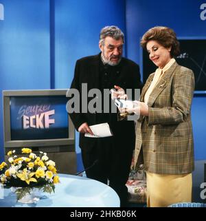 Fragen Sie Frau Doktor Cora, Comedy-Sendereihe, Deutschland 1989, Darsteller: Franz Josef Steffens, Johanna von Koczian Stockfoto