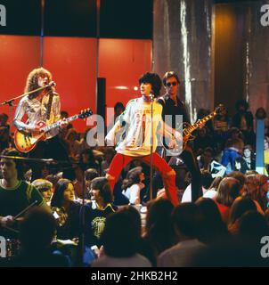 ZDF Disco, Musiksendung, Deutschland 1971 - 1982, Sendung vom 15. Oktober 1977, Mitwirkende: britische Band 'Heavy Metal Kids' mit ihrem Song 'She's No Angel' von ihrem Album 'Kitsch', Deutschland 1977. Stockfoto
