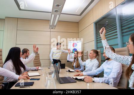 Ein Team von Spezialisten traf sich zu einer Konferenz im Büro Stockfoto