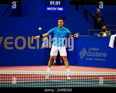 Montpellier, Frankreich, 02/02/2022Roberto Bautista-Agut aus Spanien im Kampf gegen Gilles Simon aus Frankreich während des Open Sud de France 2022, ATP 250 Tennisturniers am 2. Februar 2022 in der Sud de France Arena in Montpellier, Frankreich - Foto: Patrick Cannaux/DPPI/LiveMedia Stockfoto