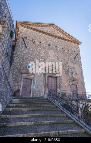 Blick auf das mittelalterliche Dorf Cervara, Kirche Maria SS della Visitazione, Latium, Italien, Europa Stockfoto