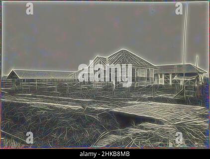 Inspiriert von Villa im Bau, Eine Villa im Bau, wahrscheinlich in Medan. Im Vordergrund eine Brücke über einen Graben zur Baustelle. Foto im Fotoalbum des niederländischen Architektur- und Bauunternehmens Bennink und Riphagen in Medan in den Jahren ca. 1914-1919., Medan, 1914 - 1919, neu gestaltet von Artotop. Klassische Kunst neu erfunden mit einem modernen Twist. Design von warmen fröhlichen Leuchten der Helligkeit und Lichtstrahl Strahlkraft. Fotografie inspiriert von Surrealismus und Futurismus, umarmt dynamische Energie der modernen Technologie, Bewegung, Geschwindigkeit und Kultur zu revolutionieren Stockfoto