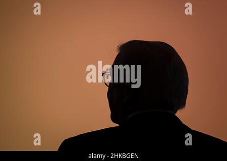 Berlin, Deutschland. 03rd. Februar 2022. Der deutsche Staatschef Frank-Walter Steinmeier hält eine Rede auf einer Veranstaltung der IG Metall Union in Berlin. (Foto von Ralph Pache/PRESSCOV/Sipa USA) Quelle: SIPA USA/Alamy Live News Stockfoto